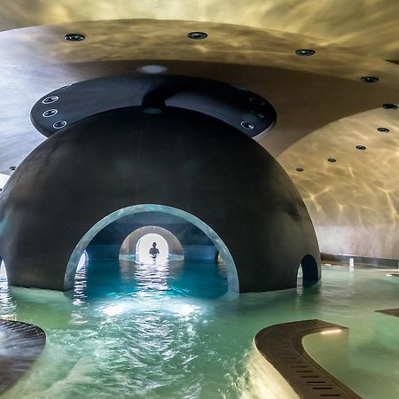 Euphoria Retreat - A Holistic Wellbeing Destination Spa Mystras Exteriör bild
