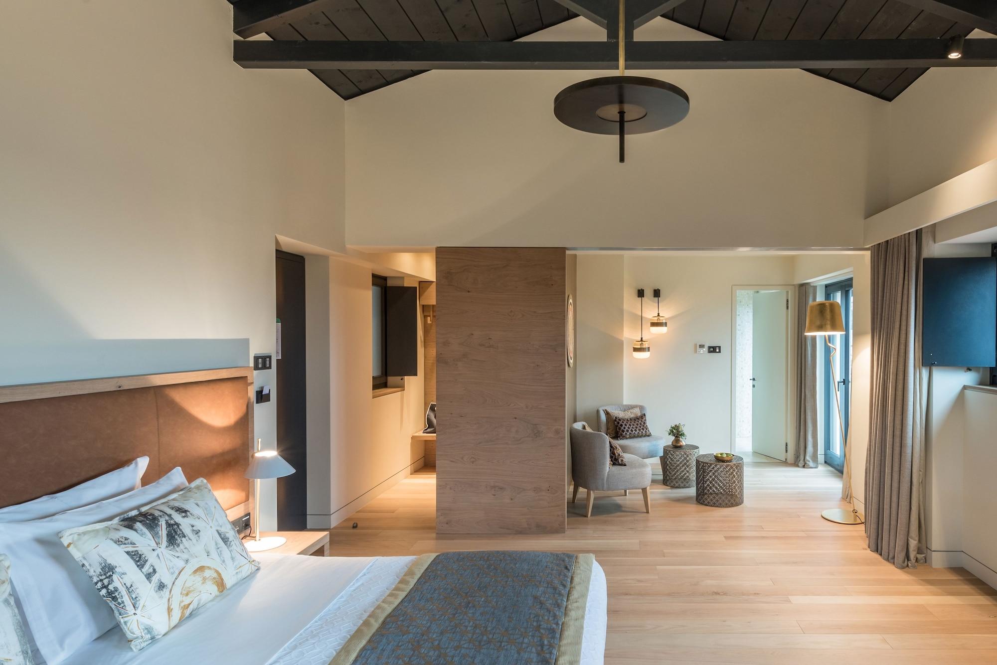 Euphoria Retreat - A Holistic Wellbeing Destination Spa Mystras Exteriör bild