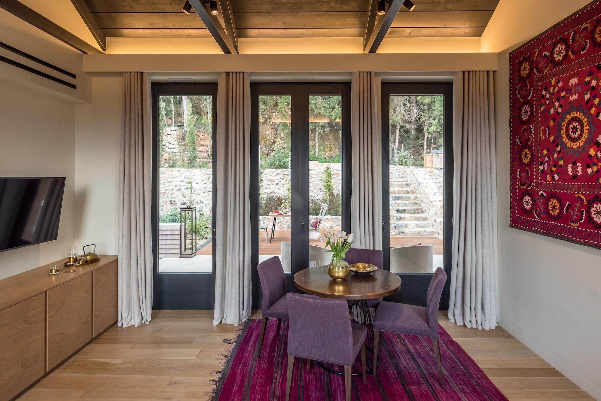 Euphoria Retreat - A Holistic Wellbeing Destination Spa Mystras Exteriör bild