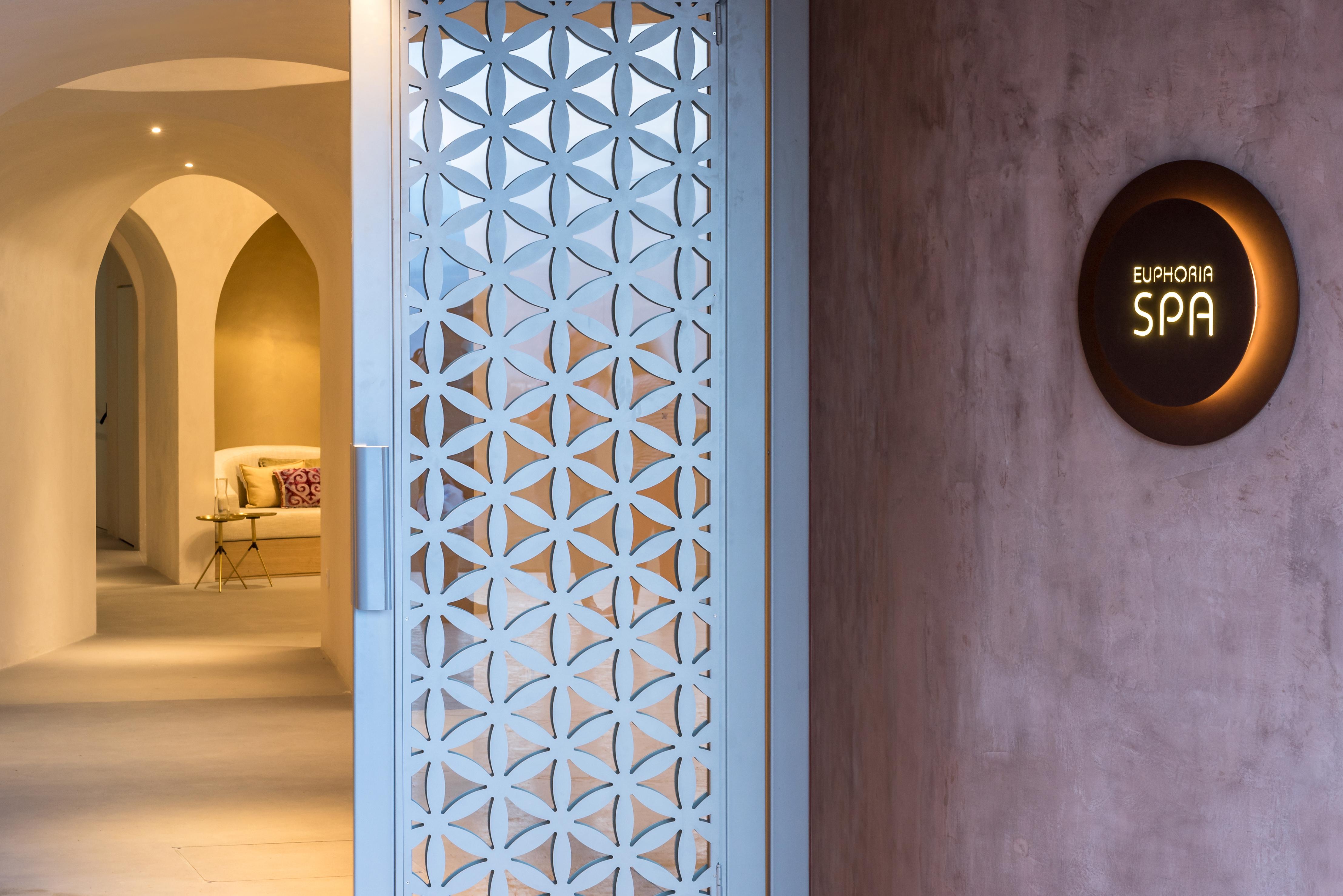 Euphoria Retreat - A Holistic Wellbeing Destination Spa Mystras Exteriör bild