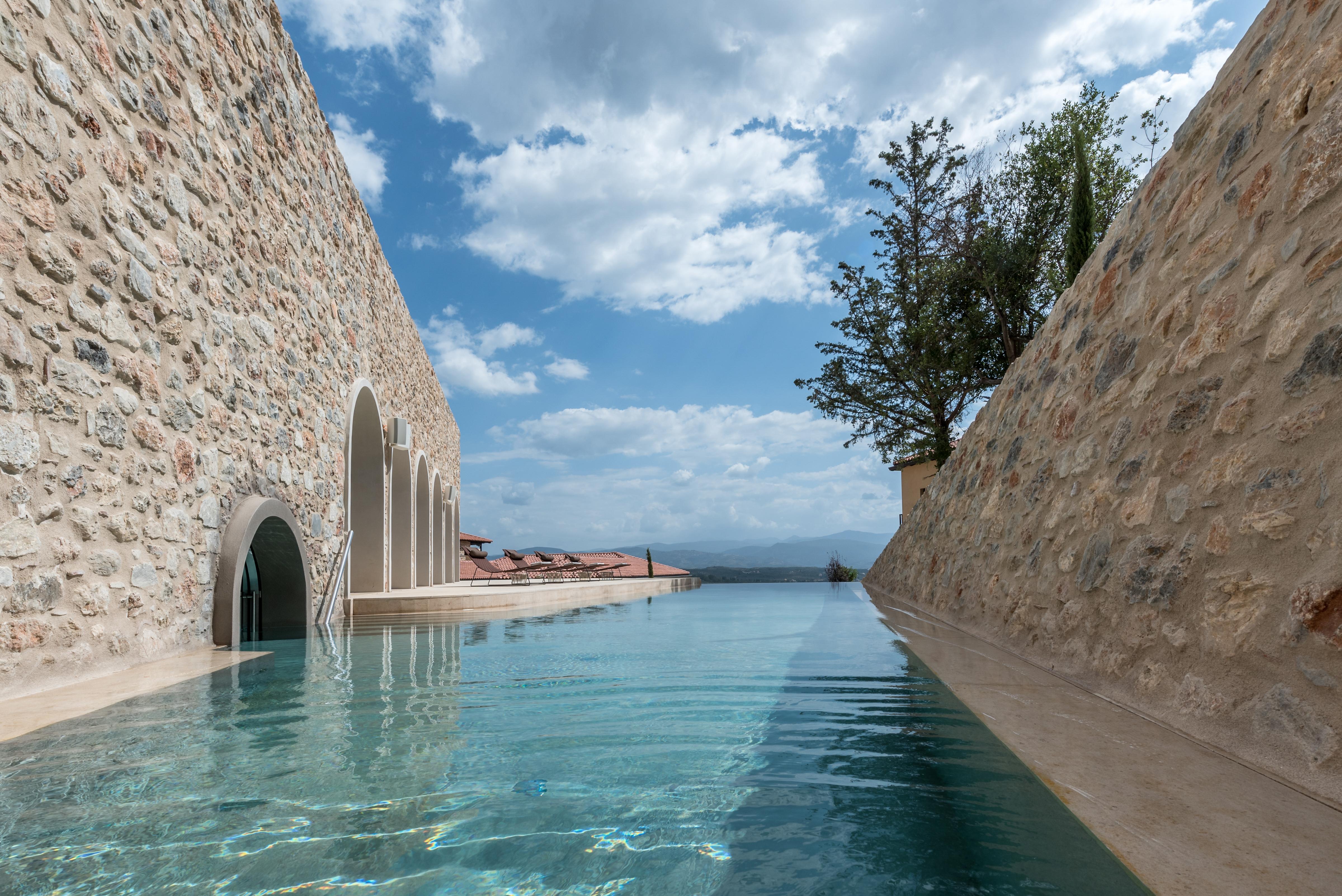Euphoria Retreat - A Holistic Wellbeing Destination Spa Mystras Exteriör bild