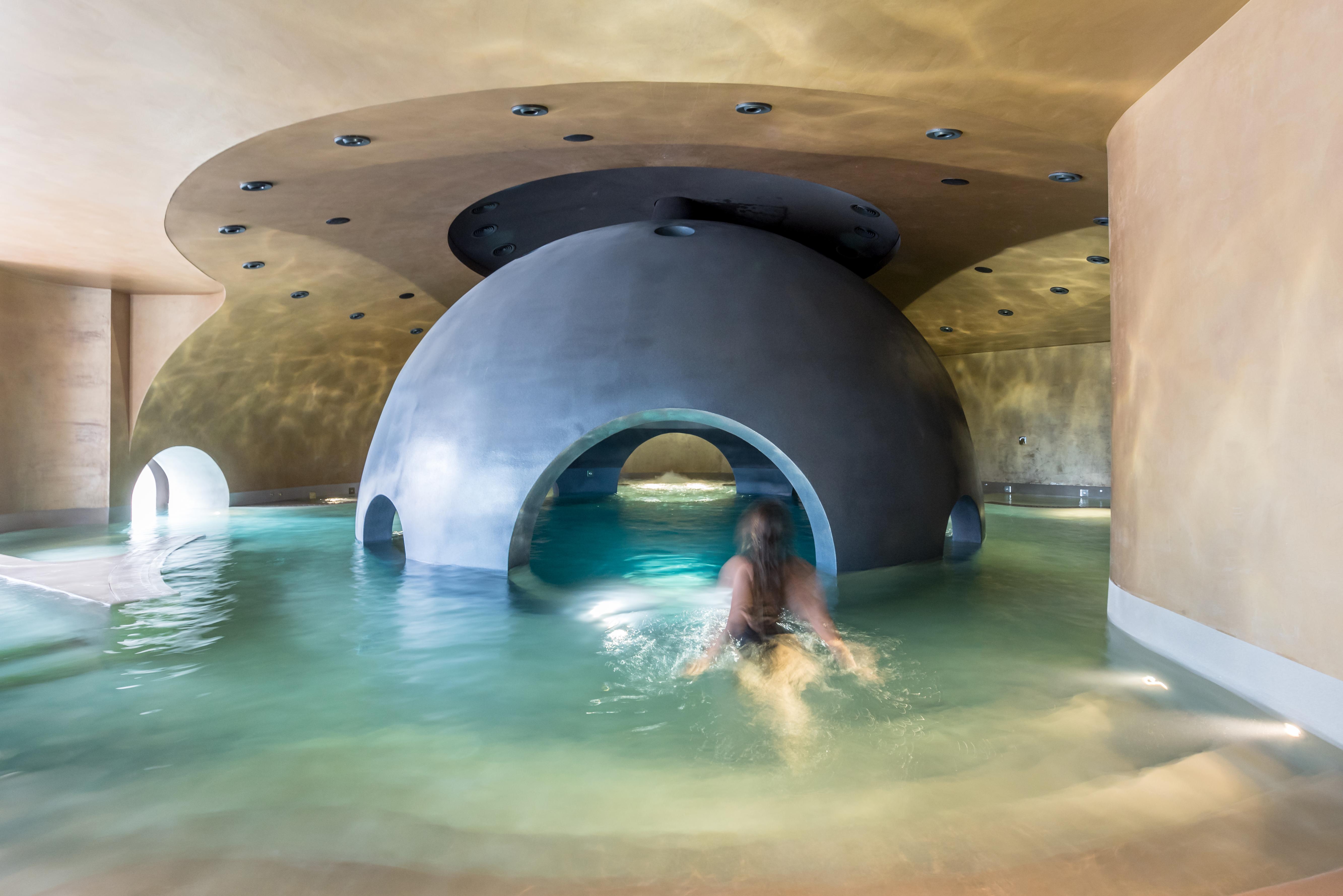 Euphoria Retreat - A Holistic Wellbeing Destination Spa Mystras Exteriör bild